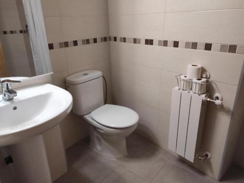 3 bedrooms, 4 beds