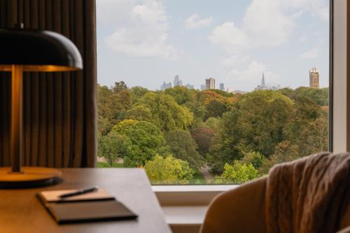 Royal Garden Hotel - image 7