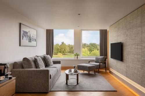 Royal Garden Hotel - image 11