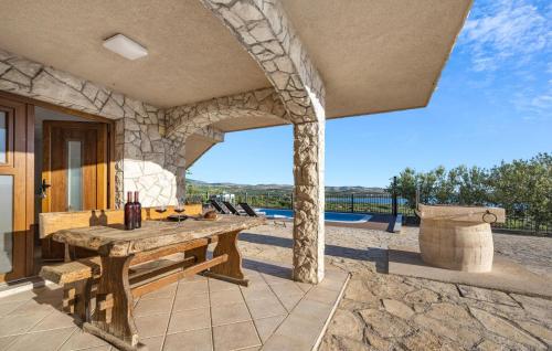 ทัศนียภาพภายนอกโรงแรม, Lovely Home In Donje Polje in โปลเยตอนล่าง