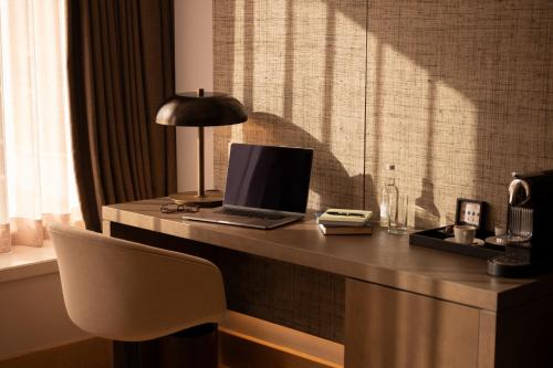 Royal Garden Hotel - image 13