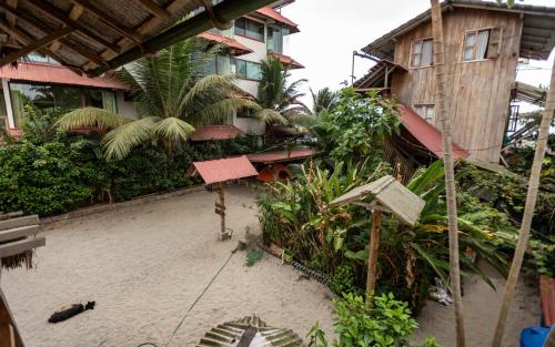 Garden, La Casa Mompiche Camping & Dorm in Mompiche