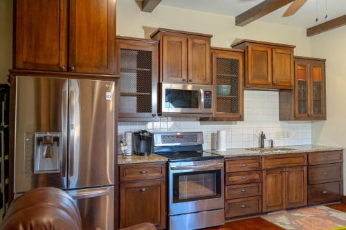 Charming Muenster 1br Balcony, Patio & Views in Muenster (TX)