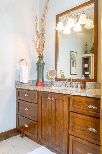 German Escape Balcony Patio In Downtown Muenster in Muenster (TX)