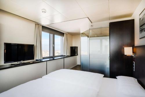 Double or twin room, panorama, city view, panoramic view