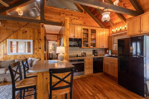 Heather Heights Cottage in Valle Crucis, USA