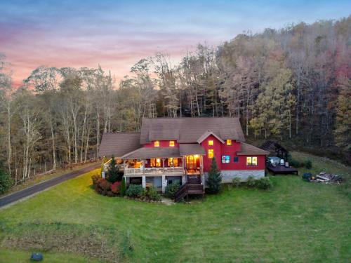 Four-Bedroom Holiday Home