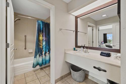 Lake Buena Vista Suite 2 Queens - image 9