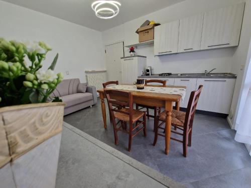2 bedrooms, 3 beds
