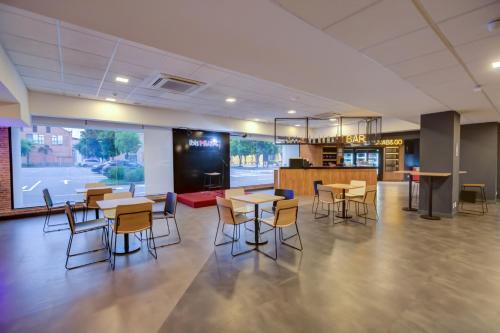 Bar/lounge, ibis Rio de Janeiro Nova America in Del Castilho