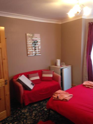 Copperfields Guest House - Tap to explore photos