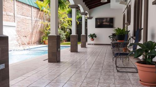 בריכת שחיה, Hotel Boutique Nueva Valladolid in קומייגואה