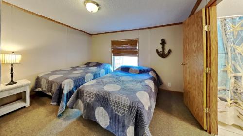 Island Club #93 - image 21