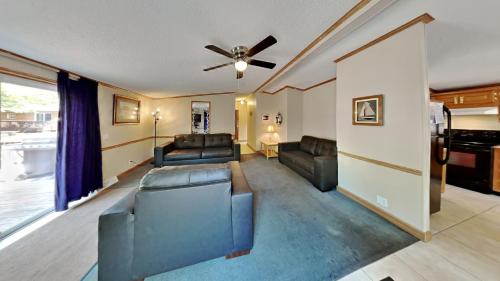 Island Club #93 - image 22