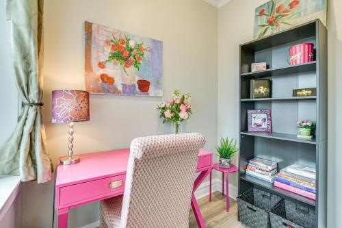 Family Apartment with Deck and Yard Near Northwestern in Evanston, USA