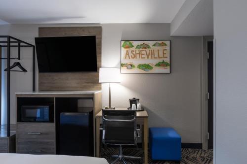 Rodeway Inn & Suites near Outlet Mall - Asheville - image 11