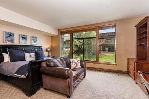 Deer Valley Villa - Modern Mountain Living - Private Penthouse Hot Tub - 3 Master Suites