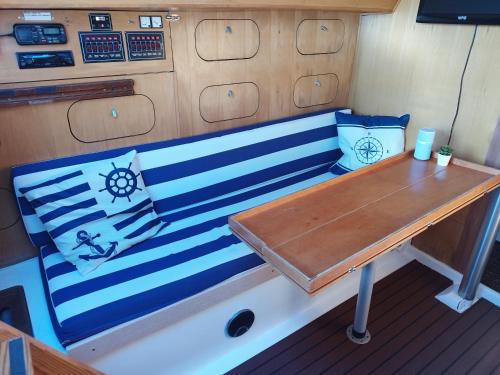 Lisboa Sailing Tours - Night on board - Alcantara, Lisbon (photo 6)