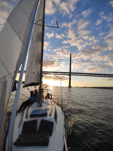 Lisboa Sailing Tours - Night on board - Alcantara, Lisbon (photo 3)