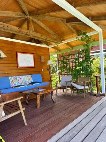 สระว่ายน้ำ, Fare JUANITA HOE in ฟาโรห์ เบย์