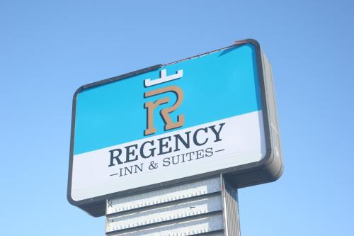 Regency Inn &Suites - image 4