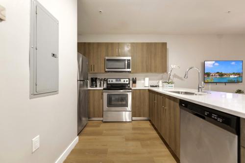 Spacious 3BR Townhouse with Free Parking Included! in Miami, USA