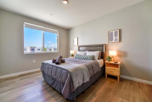 Spacious 3BR Townhouse with Free Parking Included! in Miami, USA