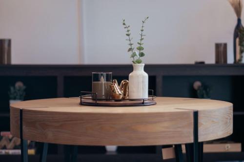 Chic Industrial Vibes 2BR 2BA in Greenville, USA