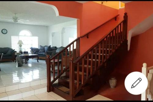 Montego Bay Guesthouse near สนามบินนานาชาติซังสเตอร์