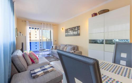 Gorgeous Apartment In Villajoyosa - image 4