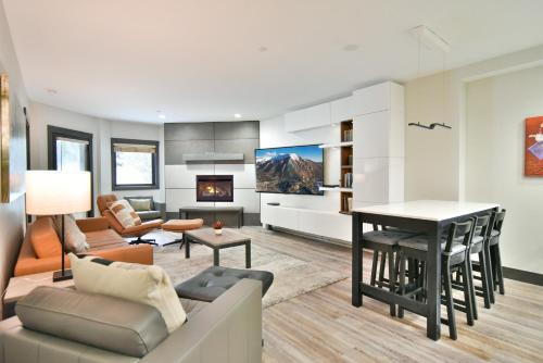 Village Chateaux Après-Ski Condo: Ski In/Out, Resort Amenities – khách sạn tại Four O'Clock
