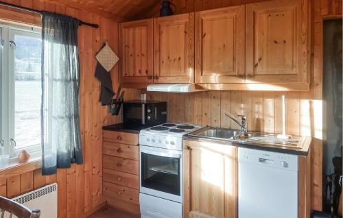 virtuve, Stunning Home In Fåvang With Wifi (Stunning Home In Favang With Wifi) in Fåvang
