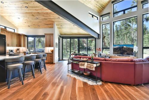 Royal Mountain Vista: Frisco Luxury Retreat in Frisco, USA