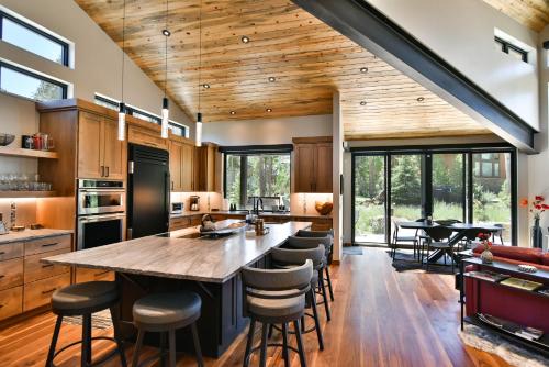 Royal Mountain Vista: Frisco Luxury Retreat in Frisco, USA