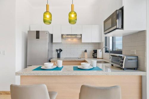 Pineda Suite # 301 with Great Location, Rooftop, Private Parking and Housekeping in La Paz, Mexico