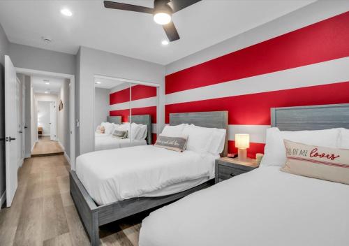 Coachella Hide-away Deals,pool,spa,Pickleball,Game - Tap to explore photos