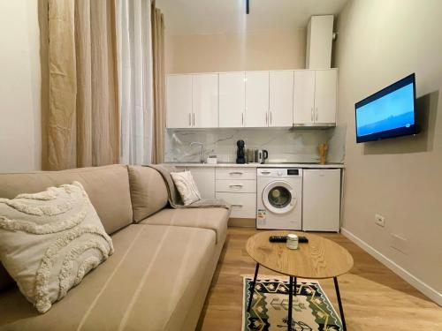 AJ Apartments - Hidden Gem in front of Taiwan Center, Tirana (photo 7)