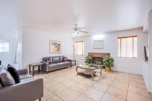 Red Rock Vacation Villa - image 11