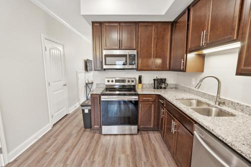 Biltmore Luxury 1517 #6 Townhomes L 2bd 2 Bth thumb 3