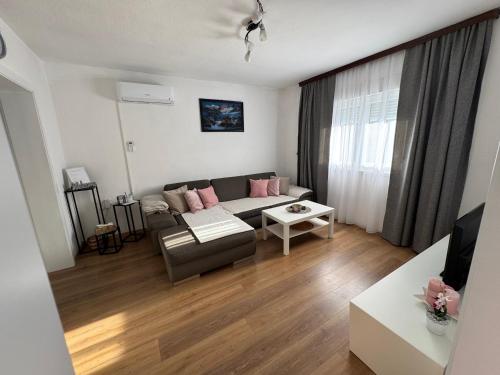 Apartman Rukavina in Ličko Petrovo Selo