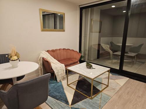 Urban Haven - Spa, Pool and Patio, Auckland