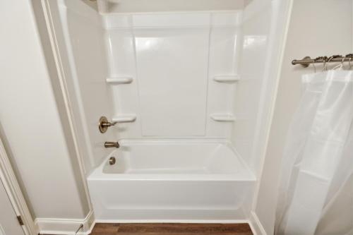 Biltmore Luxury 1513 #3 Townhomes L 2bd 2 Bth secondary