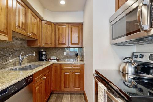 Lion Square Lodge North 388 in Vail, USA