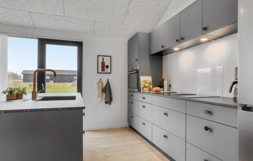 Kitchen, 4 Bedroom Stunning Home In Haderslev in Haderslev