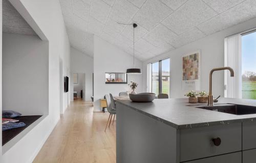 Kitchen, 4 Bedroom Stunning Home In Haderslev in Haderslev