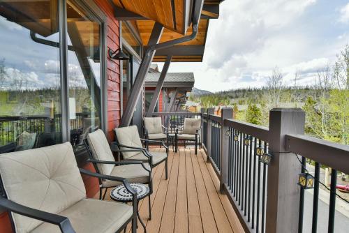 Lodgepole Lookout: Panoramic Mountain Views in Silverthorne, USA