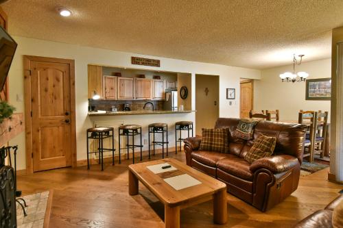 Flying Dutchman Mountainside Condo: Pool/Hot Tub in Keystone, USA
