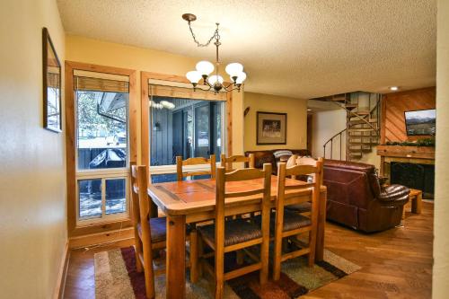 Flying Dutchman Mountainside Condo: Pool/Hot Tub in Keystone, USA