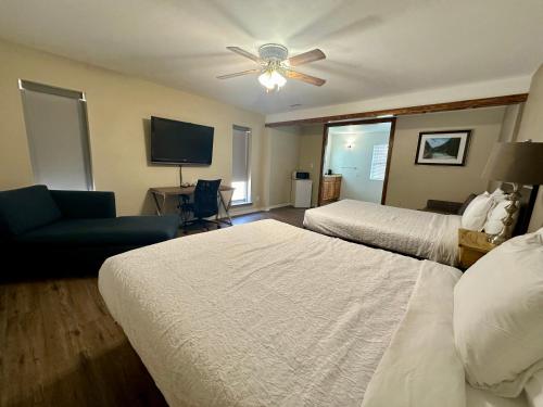Wapiti Lodge