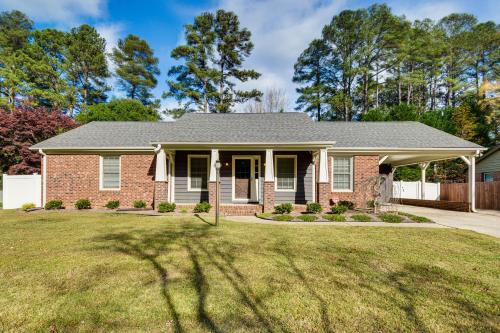 Walk to Parks and Town Square Cary Home with Yard! in 凱里市中心